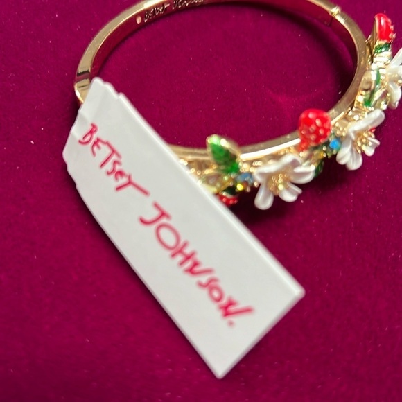 Betsey Johnson Strawberry Bangle Bracelet with Rhinestones NEW - Picture 6 of 7